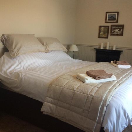 Dundrennan Crown And Anchor B&B 외부 사진