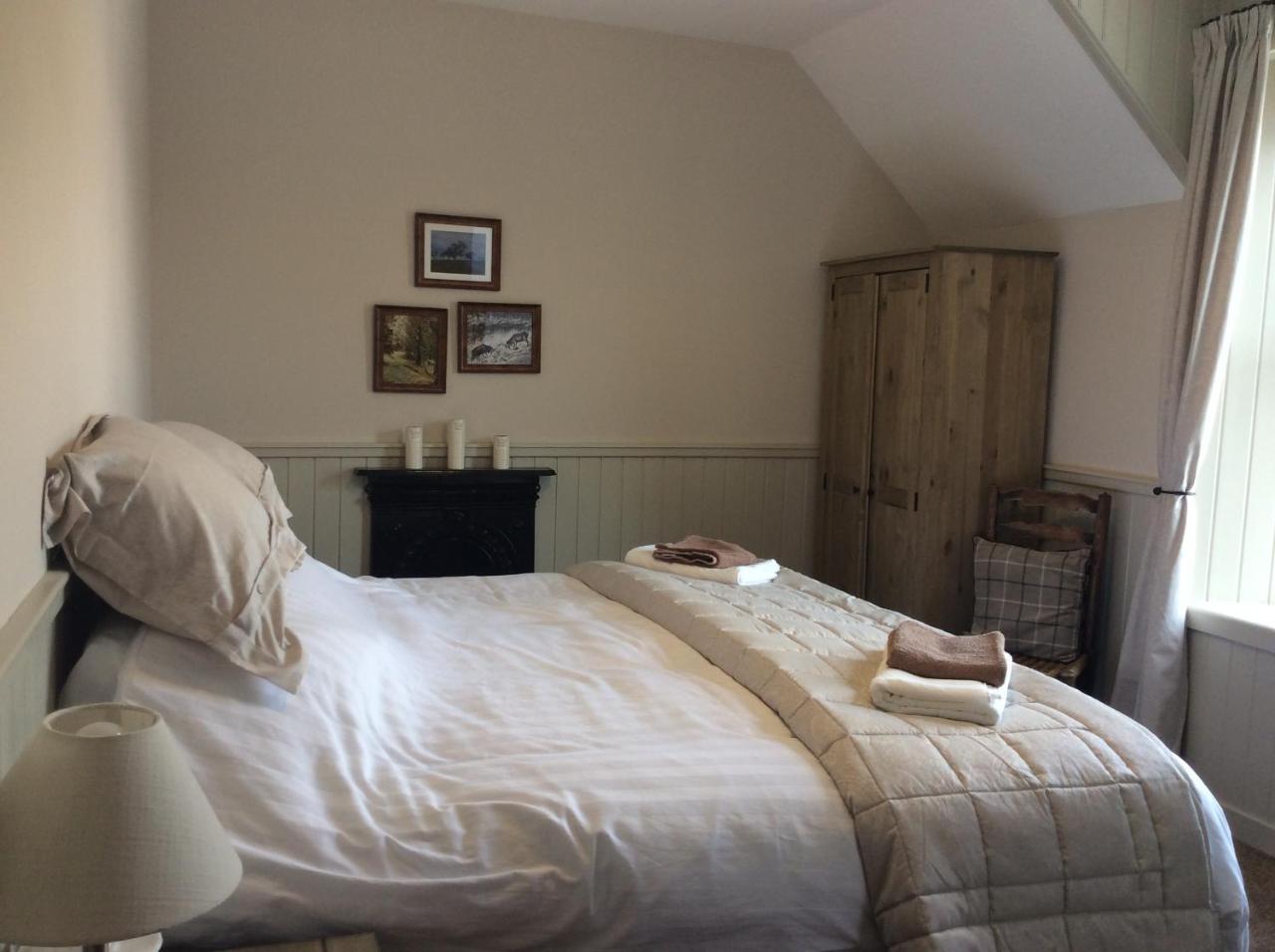 Dundrennan Crown And Anchor B&B 외부 사진
