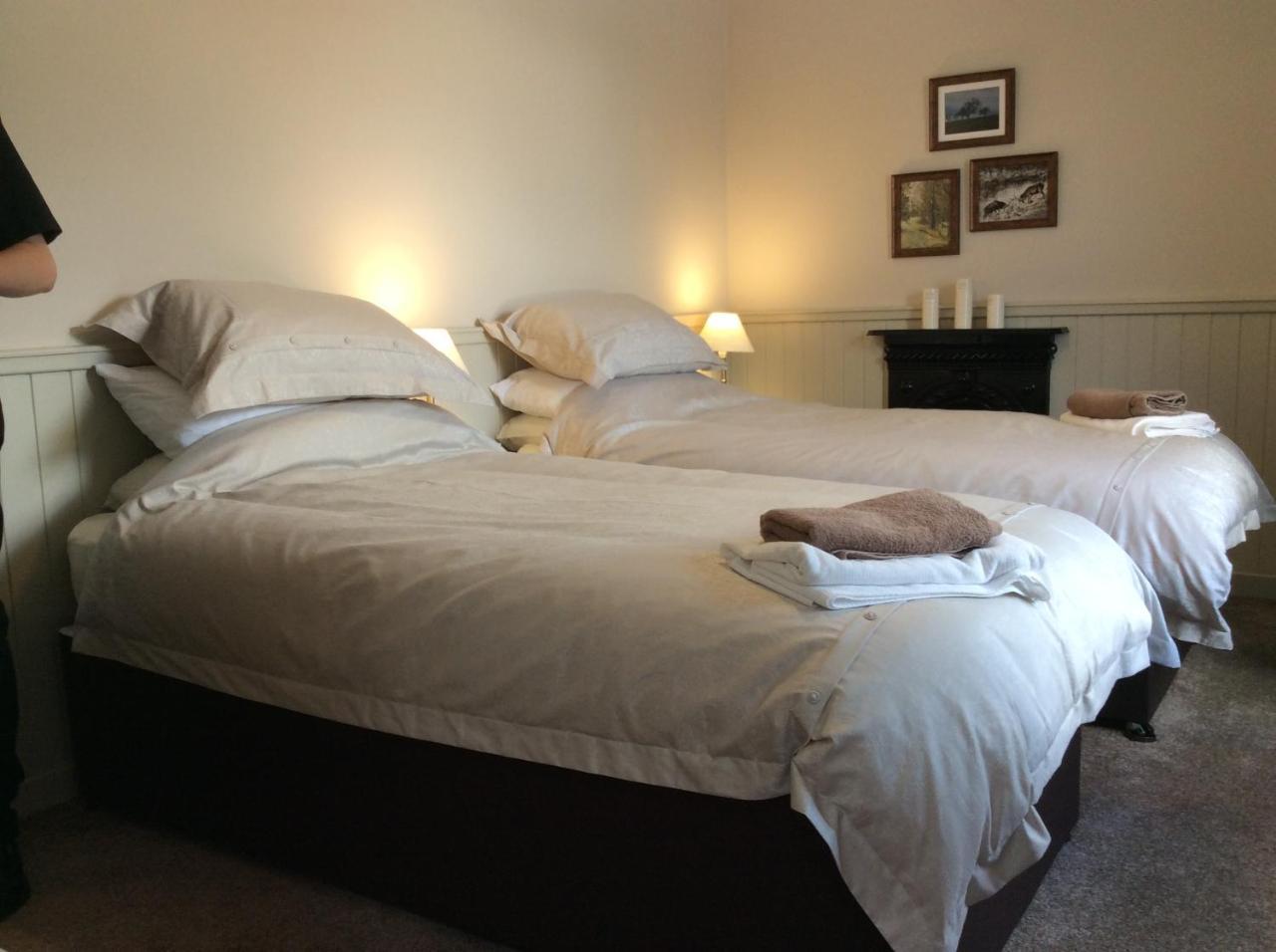 Dundrennan Crown And Anchor B&B 외부 사진